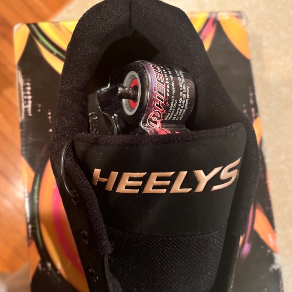 Men Size 12 Heelys
